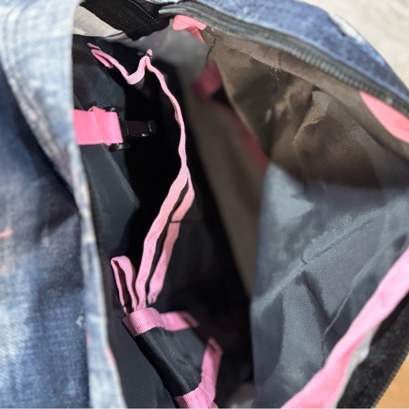 Large Backpack - Picture 5 of 6